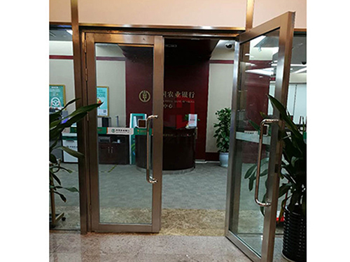 玻璃防火门